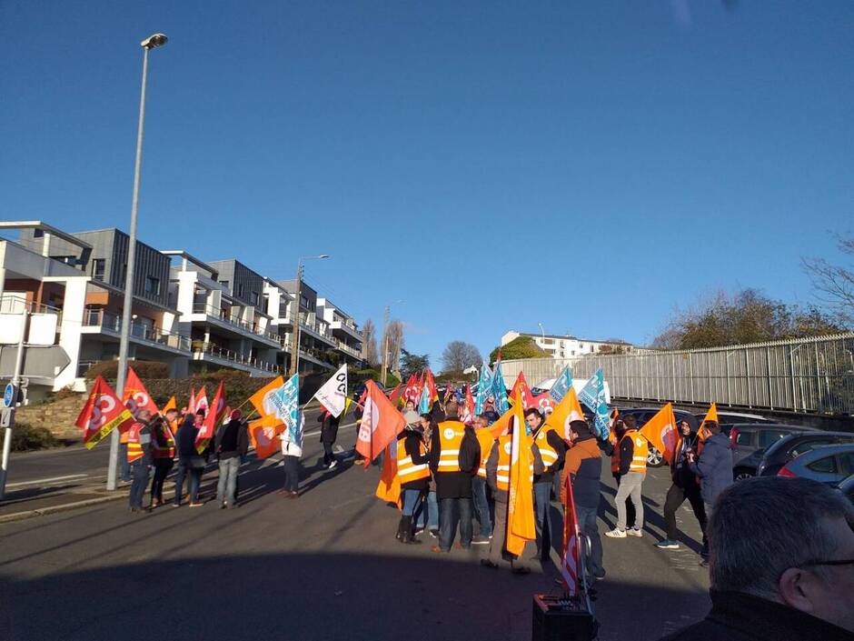 Brest. 500 salariés de Naval Group en grève pour réclamer des hausses de salaires(OF.fr-8/12/22-17h29)