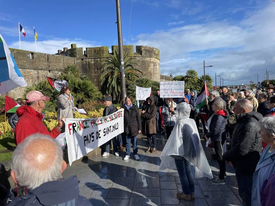 À Saint-Malo, plus de 80 personnes réunies pour la paix entre Israéliens et Palestiniens. (OF.fr – 29/10/23)