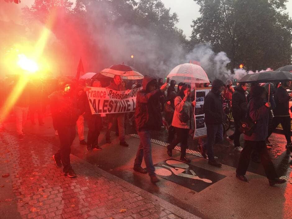 À Rennes, 500 personnes manifestent leur soutien aux Palestiniens. (OF.fr – 28/10/23)