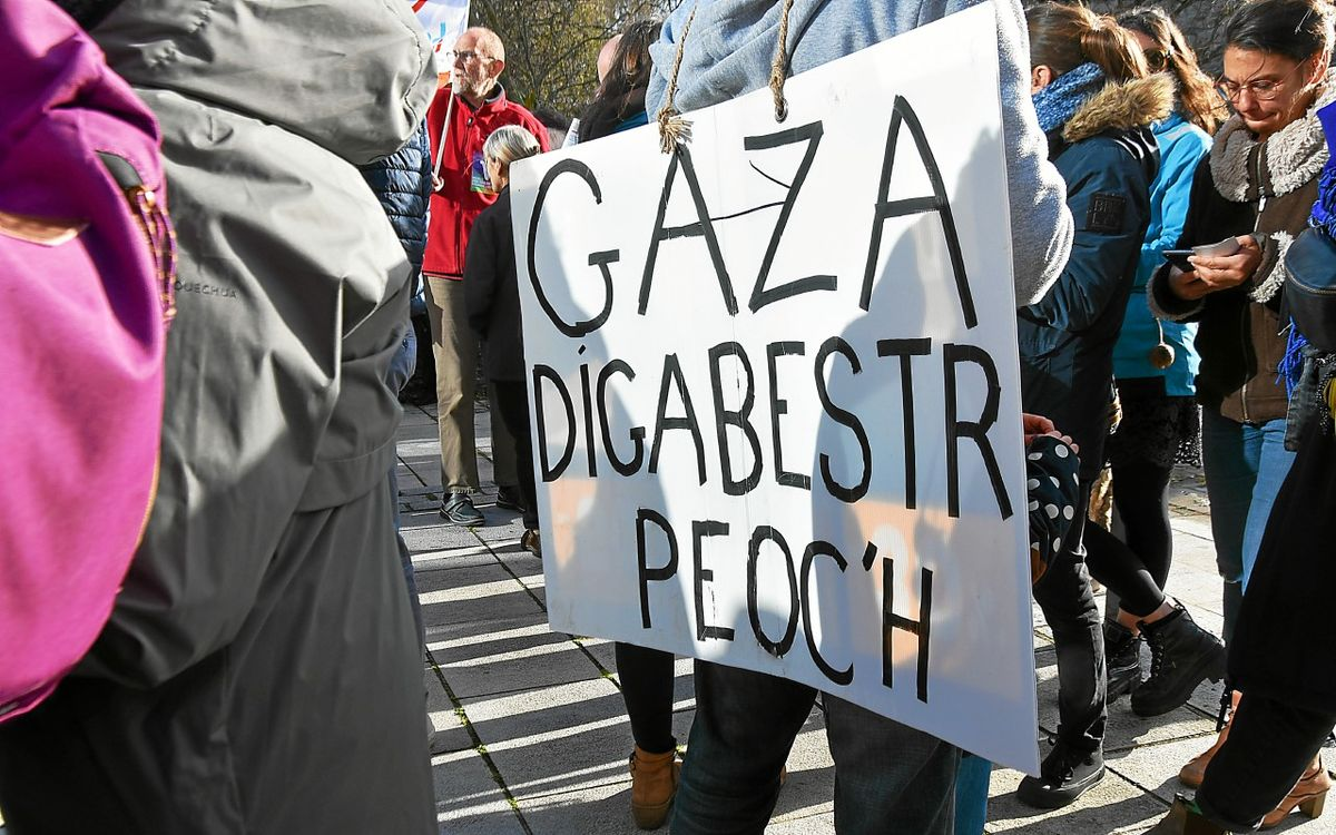 À Lannion, 180 manifestants pour un cessez-le-feu à Gaza                        (LT.fr 04/11/2023)