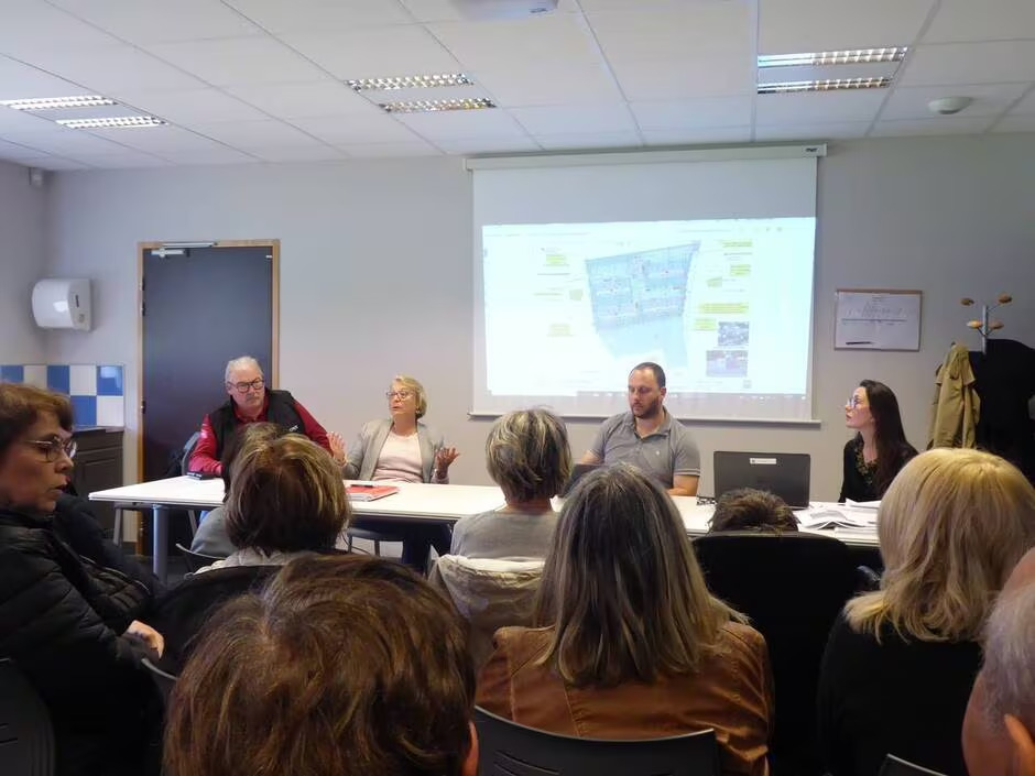 À Douarnenez, les habitants toujours vent debout contre le projet de construction de Kerbiguet (OF.fr-22/04/24)