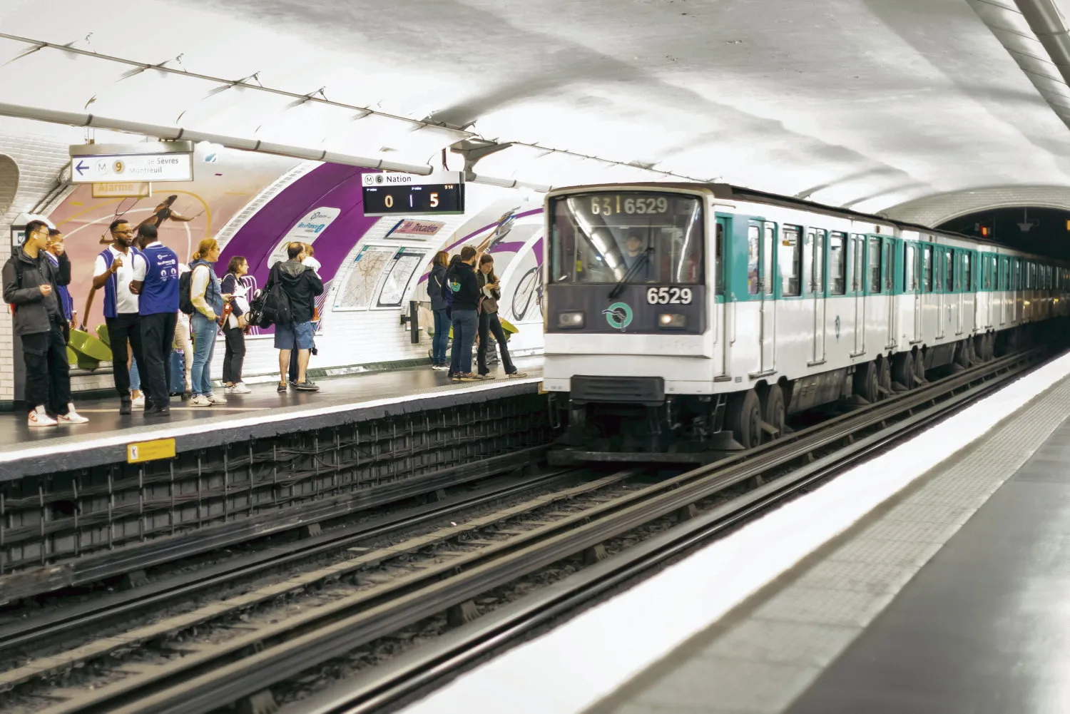 « La RATP, quand elle veut, elle peut finalement » : les JO vus par un conducteur de la ligne 6 du métro (H.fr-29/07/24)