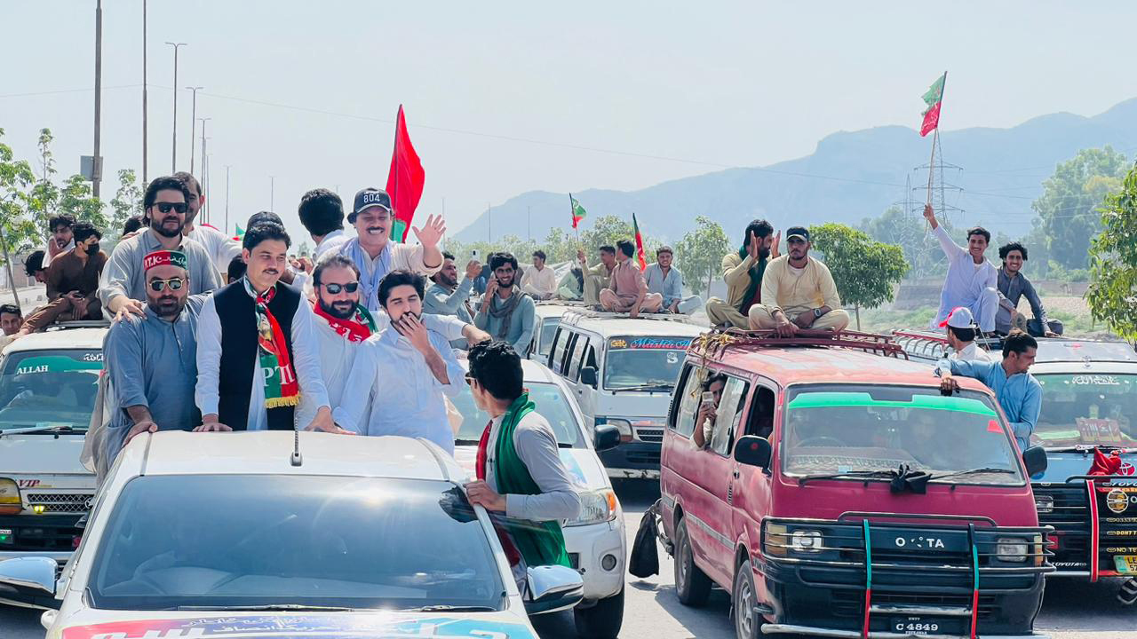 Des dirigeants du PTI arrêtés après une mobilisation de masse à Islamabad pour exiger la libération de l’ancien Premier ministre Imran Khan. (Peoples Dispatch – 10/09/24)