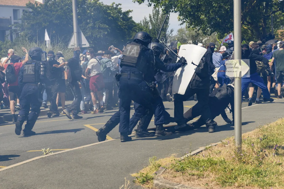 Dix ans après la mort de Rémi Fraisse, le militantisme écologiste toujours ciblé (H.fr-24/10/24)