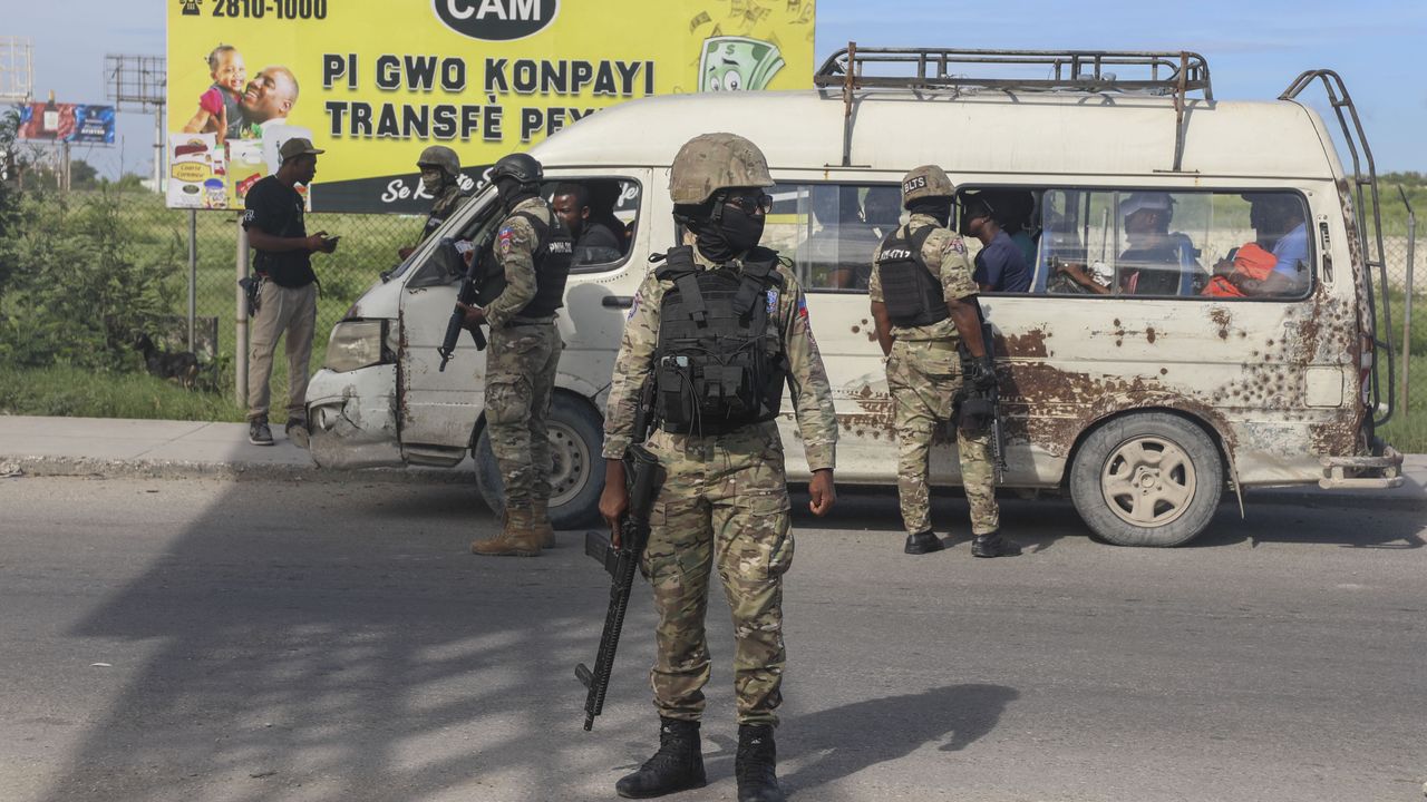 Le premier ministre non élu d’Haïti évincé, tandis que s’intensifient les violences des gangs et de l’État et que s’aggrave la misère sociale. (WSWS – 25/11/24)