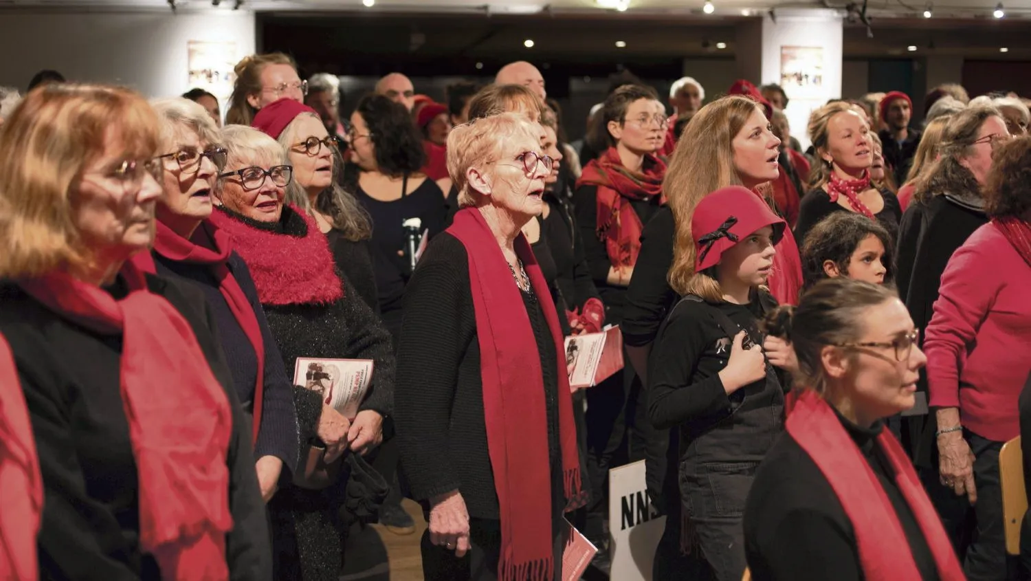 « Ce n’était pas réellement une grève féministe, mais plutôt une grève de femmes contre la misère », à Douarnenez les sardinières et leurs héritières, cent ans après. (H.fr-20/11/24)