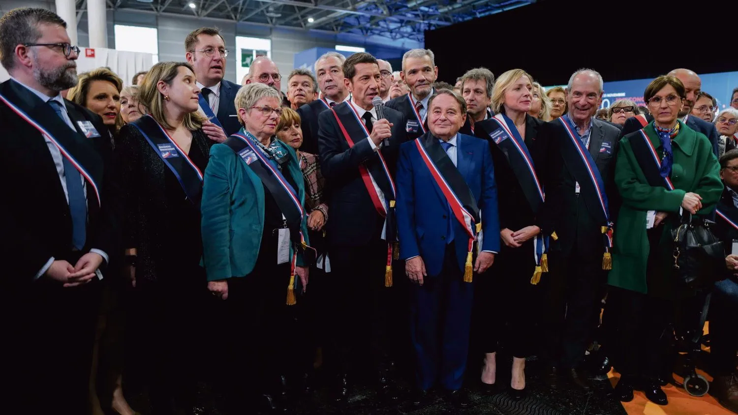 Au congrès des maires, Michel Barnier incapable de rassurer les élus (H.fr-22/11/24)