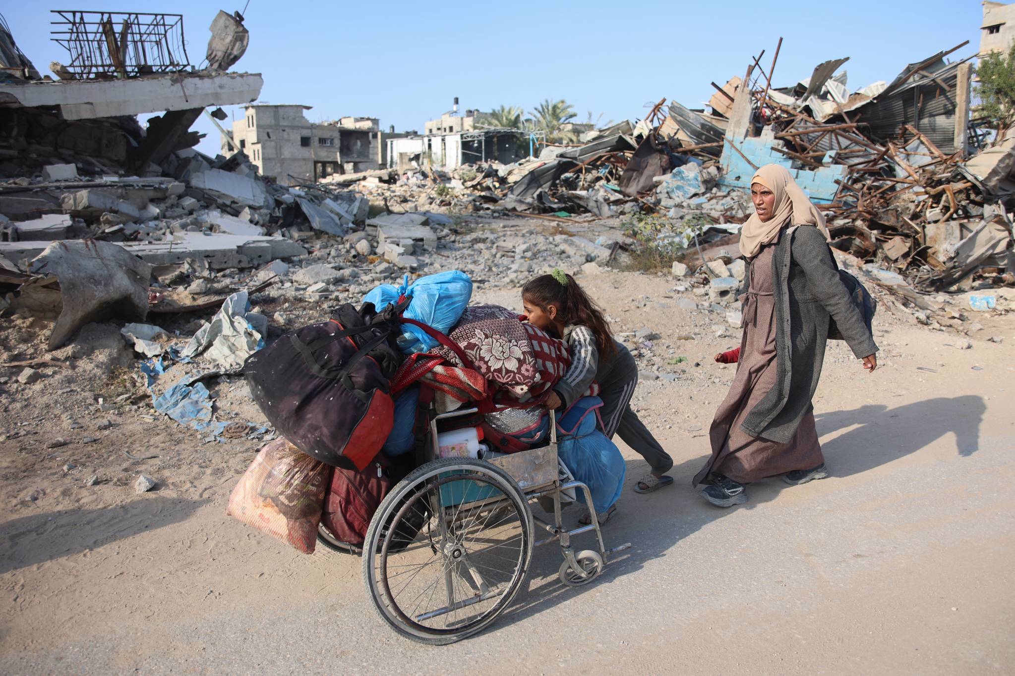 Le Parlement israélien adopte une loi permettant d’expulser à Gaza les familles de « terroristes ». (l’Orient Le Jour – 07/11/24)