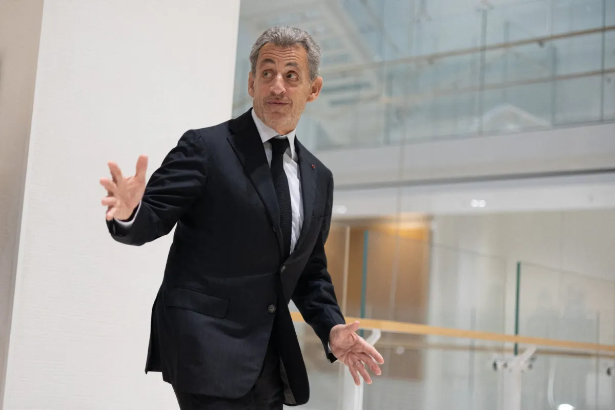 « Contre moi, il n’y a rien » : la défense très personnelle de Nicolas Sarkozy au procès du financement libyen (H.fr-9/01/25)