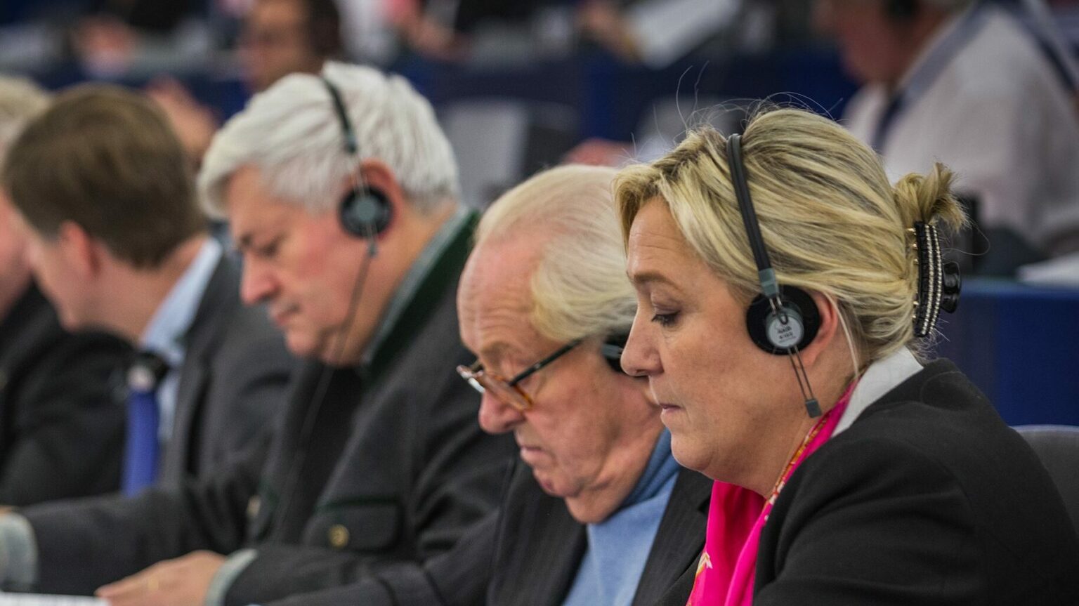 Mort de Jean-Marie Le Pen : retour du RN à ses sources nazies (LI.fr-10/01/25)