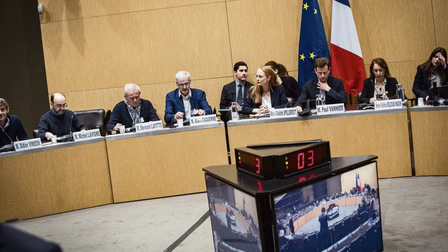 Affaire Bétharram : « Ça vous démolit pour la vie », à la première journée d’auditions, les victimes exigent la justice (H.fr-20/03/25)