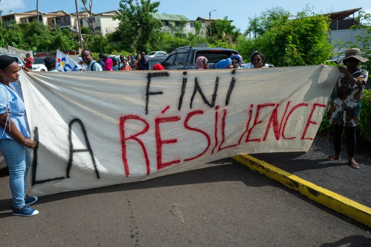 Inégalités avec l’hexagone, coût de la vie… À Mayotte, les syndicats appellent à la grève générale (H.fr-8/04/25)