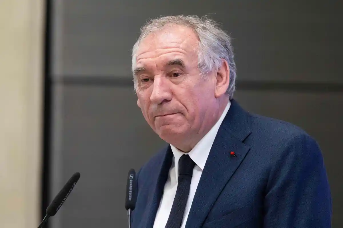 Pour rendre les Français « plus heureux », François Bayrou annonce une purge austéritaire en 2026 (H.fr-15/04/25)