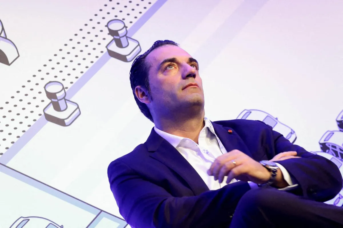 À Stellantis, le nouveau patron Antonio Filosa se tourne vers les États-Unis (H.fr-23/06/25)