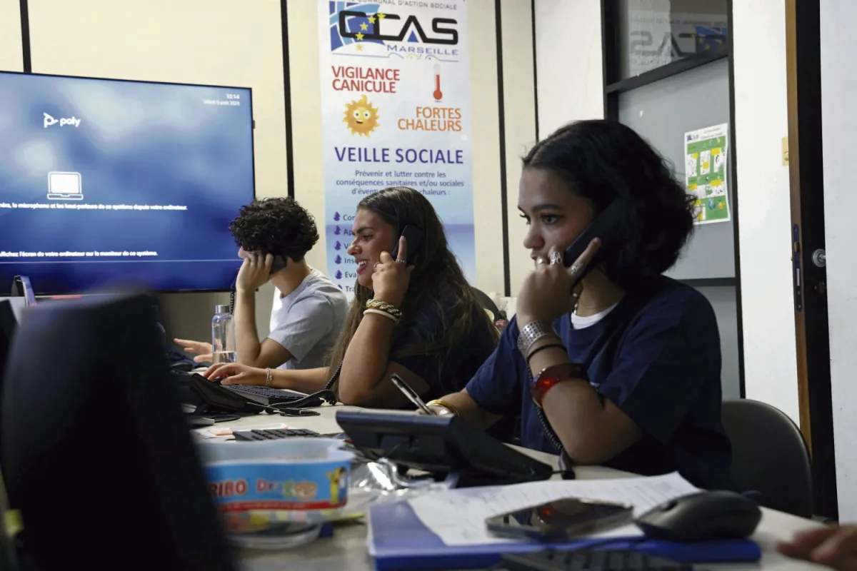 Canicule : à Marseille, l’intense combat des sans-abri face aux chaleurs extrêmes et la précarité (H.fr-12/08/25)