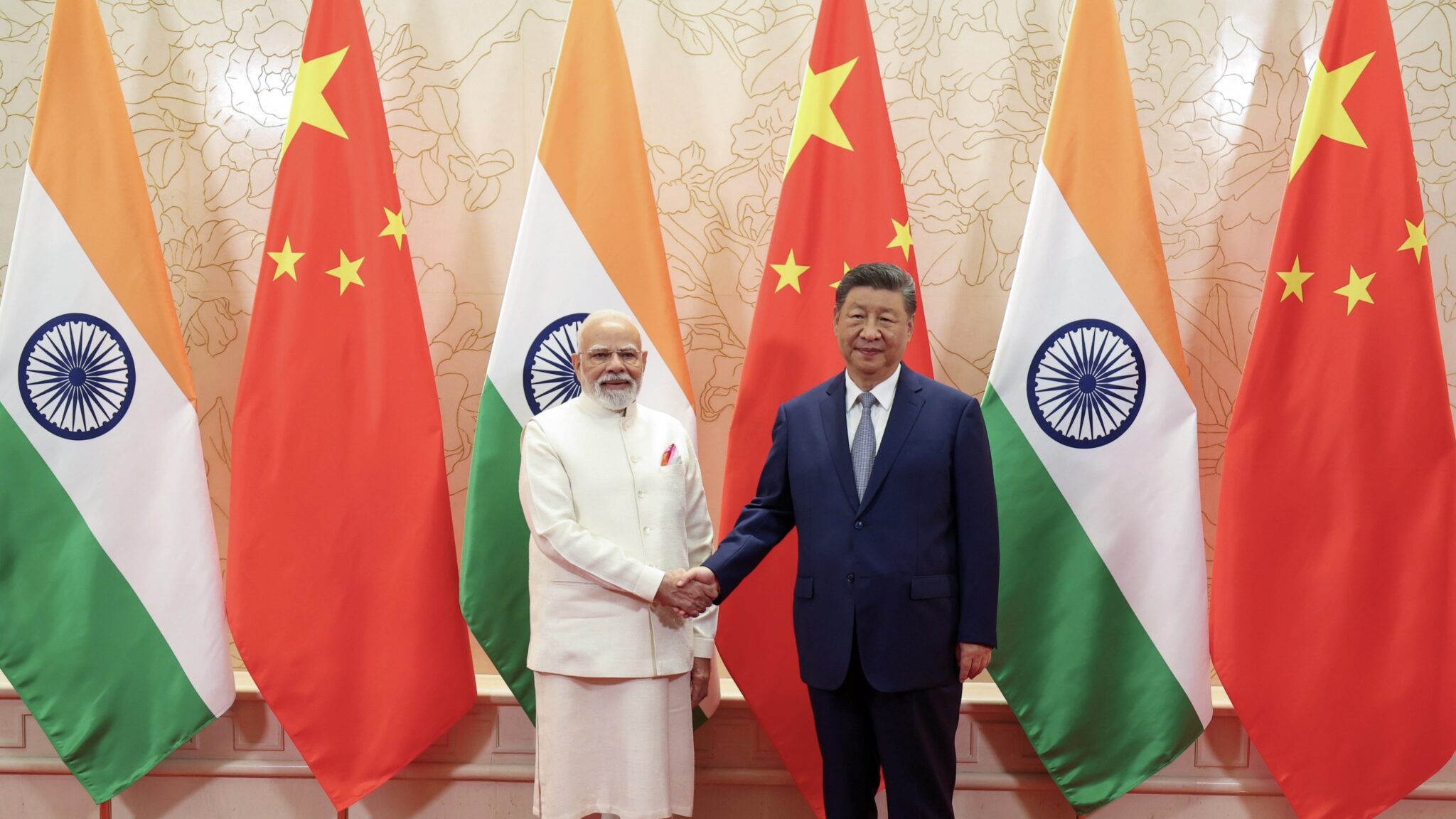 L’éléphant et le dragon choisissent le dialogue : pourquoi la réinitialisation de l’OCS est importante pour l’Inde, la Chine et les pays du Sud. (Peoples Dispatch – 07/09/25)