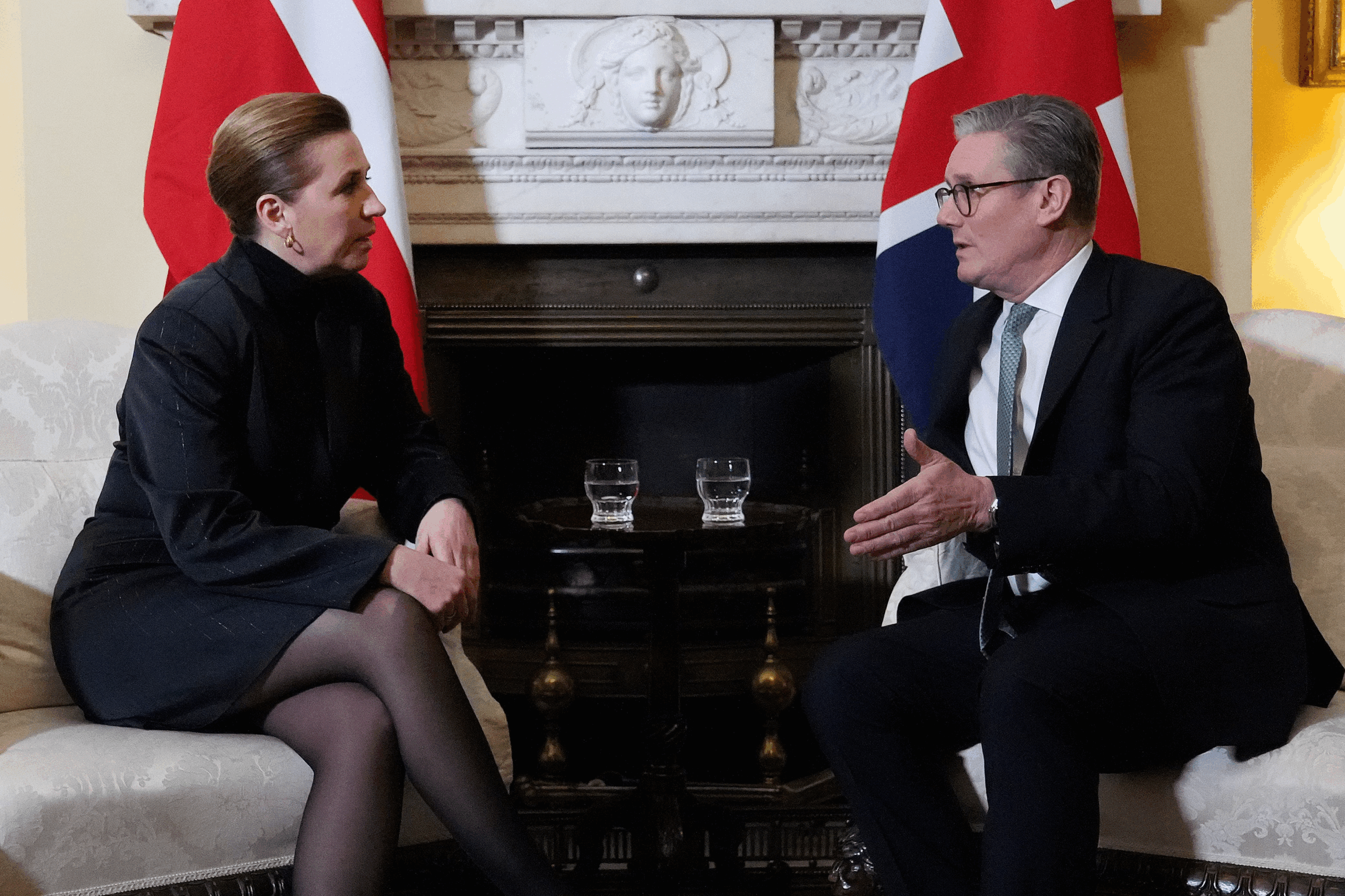 Starmer et Frederiksen, le pire de la social-démocratie. (NBH – 09/10/25)