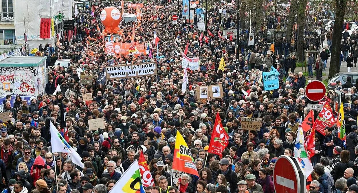 Halte aux magouilles, ne laissons aucun répit au pouvoir du capital ! (PRC-9/10/25)