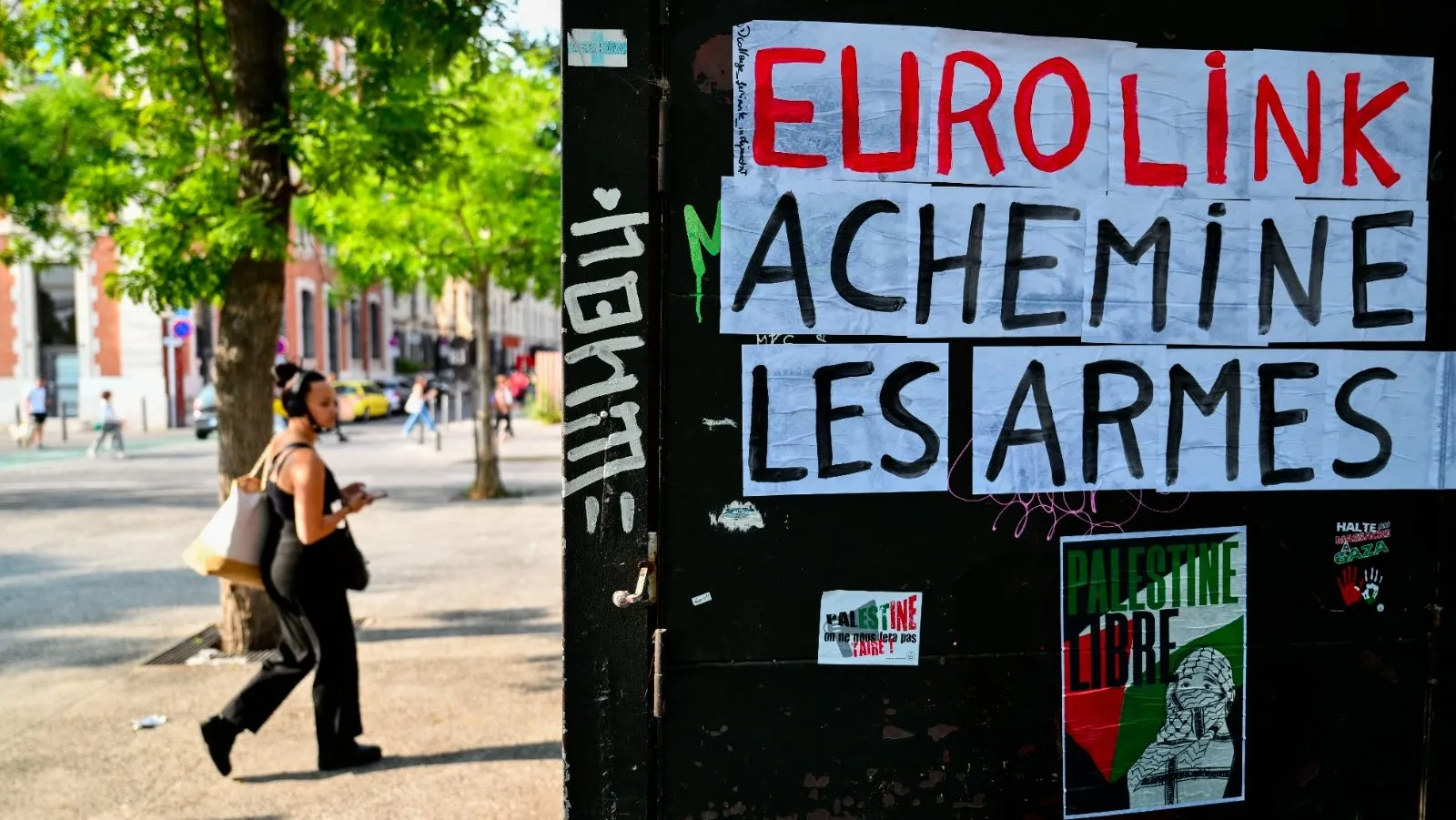 À Marseille, 123 militants arrêtés pour avoir manifesté devant une usine exportant des composants d’armes à Israël (H.fr-3/10/25)